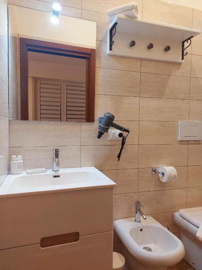 I Tre Marchi Rooms / Camera Mare แตร์โมลิ ภายนอก รูปภาพ